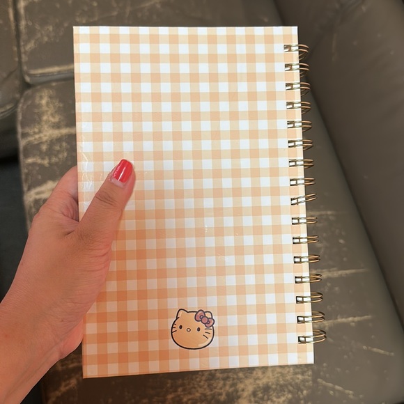 Hello Kitty Spiral Journal - Picture 5 of 5
